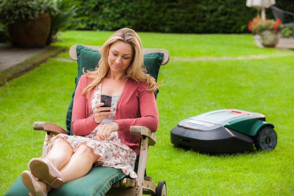 Roboty koszące z funkcją Turbo mow