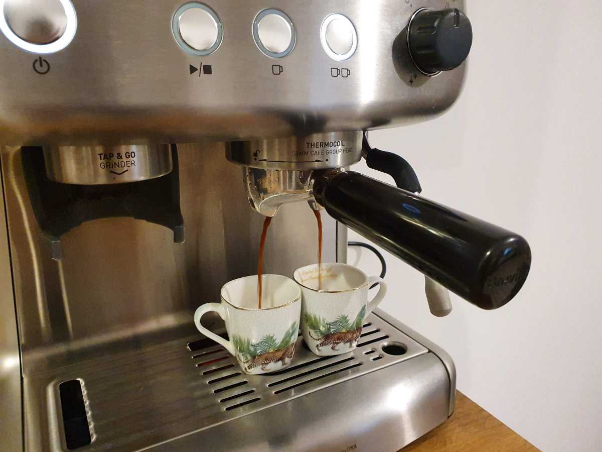 EKSPRES KOLBOWY Z MŁYNKIEM BARISTA MAX